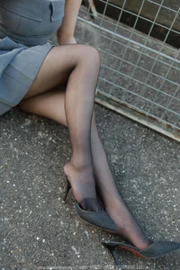 IESS Qiu Qiu Elegant Gray Cocktail Dress Fashion Gallery - image 38