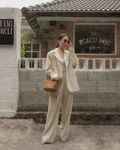 Dam Thu Trang's Stunning Date Night Outfit Sparks Viral Online Shopping Trend - image 8
