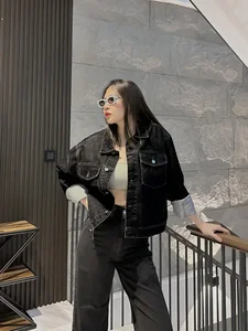 Dam Thu Trang's Stunning Date Night Outfit Sparks Viral Online Shopping Trend - image 3