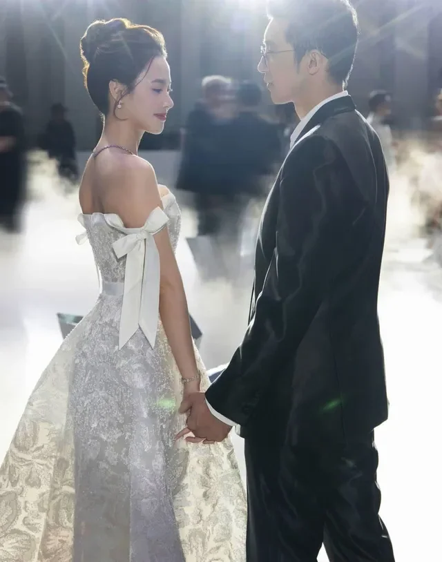 Phanh Lee Channels Her Inner Muse, Kim Ly Spruces Up Ho Ngoc Ha