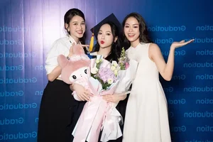 Phanh Lee Channels Her Inner Muse, Kim Ly Spruces Up Ho Ngoc Ha - image 1