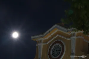 The Year’s Largest Supermoon Lights Up the Night Sky Across Vietnam - image 0