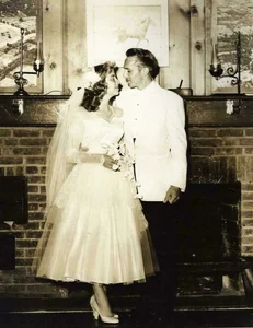 Nostalgic Vintage Family Photos: Rare Glimpses of Life from Decades Ago - image 5