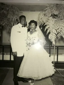 Nostalgic Vintage Family Photos: Rare Glimpses of Life from Decades Ago - image 7