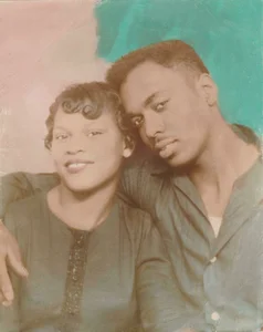 Nostalgic Vintage Family Photos: Rare Glimpses of Life from Decades Ago - image 1