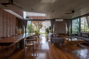 Stunning Termite Mound-Inspired House Built with 22,000 Clay Roof Tiles - image 6