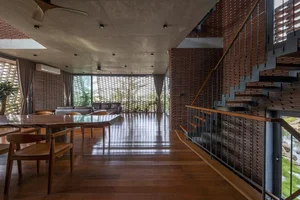 Stunning Termite Mound-Inspired House Built with 22,000 Clay Roof Tiles - image 1