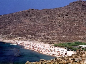 Stunning Color Photos Capturing the Nostalgic Beauty of 1970s Greece - image 8