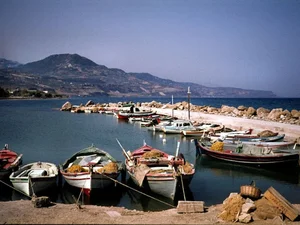 Stunning Color Photos Capturing the Nostalgic Beauty of 1970s Greece - image 6
