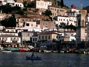Stunning Color Photos Capturing the Nostalgic Beauty of 1970s Greece - image 9