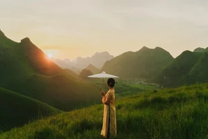 Discover the Scenic Beauty and Camping Magic of Vinh Quy Hill - image 6