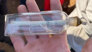 A Timeless Discovery: New Zealand Family Finds Message in a Bottle After 20 Years - image 1