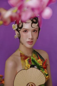 Glamorous Tet: Vietnamese Beauty Queens Share Holiday Moments - image 19