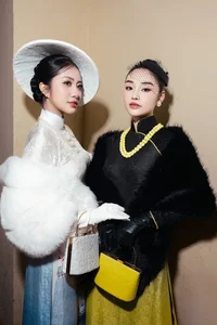 Glamorous Tet: Vietnamese Beauty Queens Share Holiday Moments - image 22
