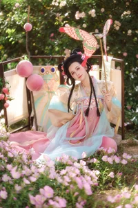 YiTuYu Art Language Vol.9440 Ce Er Qing Ting: Dynamic Portrait Series - image 3