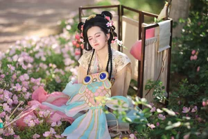 YiTuYu Art Language Vol.9440 Ce Er Qing Ting: Dynamic Portrait Series - image 20