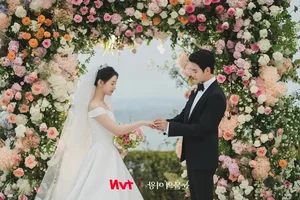 Kim Ji Won Exudes Royal Elegance in Upcoming tvN K-Drama Queen Of Tears Alongside Kim Soo Hyun - image 6