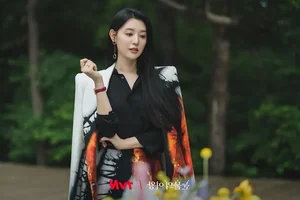 Kim Ji Won Exudes Royal Elegance in Upcoming tvN K-Drama Queen Of Tears Alongside Kim Soo Hyun - image 1