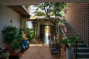 Innovative Architecture: The Binh Thuan 3-Story House Without Concrete Floors Praised Worldwide - image 14