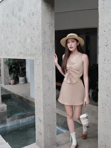 HIEUTHUHAI's Girlfriend Captivates Fans with Sweet and Playful Style - image 5