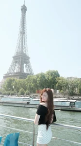 Quyen Linh's Daughter Stuns in Rome with Elegant Fashion Style - image 7