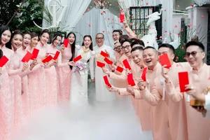Vietnamese Stars Miss Khanh Van and Actress Hoang Yen Share Major Wedding News and Life Milestones - image 6