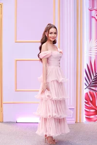 Miss Universe Vietnam Ngoc Chau Showcases Dramatic Runway Transformation - image 4