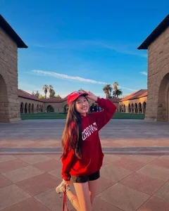 Jenny Huynh Inspires Fans with Top University Admission - image 6