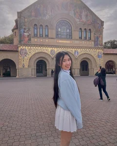 Jenny Huynh Inspires Fans with Top University Admission - image 5