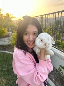 Jenny Huynh Inspires Fans with Top University Admission - image 3