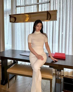 Meet the Stunning and Wealthy Chinese Influencer Captivating the Internet - image 5