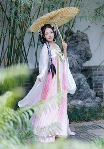 YiTuYu Art Language Vol.10475: Exploring the Visual Poetry of Model Bao - image 1