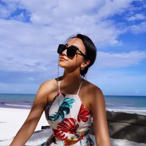 Stunning Portraits of Beauty Icon Luong: Goddess Face and Venus Figure - image 6