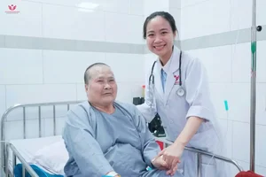 Medical Miracle: Sapodilla Seed Successfully Removed from Elderly Woman's Lung After Two Months - image 0