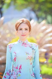 Miss Vietnam Diem Huong Returns Home: Motherhood and Future Aspirations - image 0