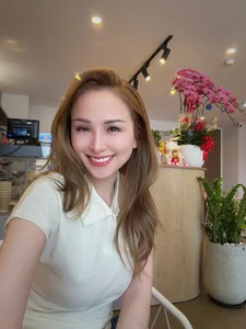 Miss Vietnam Diem Huong Returns Home: Motherhood and Future Aspirations - image 5
