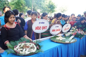 Celebrating Tradition: Thousands Gather for the Vibrant Soc Bom Bo Festival - image 11
