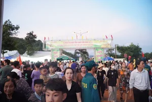 Celebrating Tradition: Thousands Gather for the Vibrant Soc Bom Bo Festival - image 3