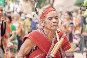 Celebrating Tradition: Thousands Gather for the Vibrant Soc Bom Bo Festival - image 12