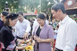 Celebrating Tradition: Thousands Gather for the Vibrant Soc Bom Bo Festival - image 7