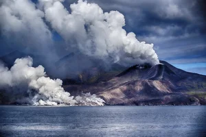 Dramatic Volcanic Eruption: How the 1831 Zavaritskii Event Changed Global Temperatures and Influenced Earth's Climate History - image 2