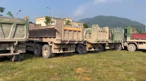 Crackdown on Illegal Soil Extraction and Transport in Luong Son, Hoa Binh - image 5