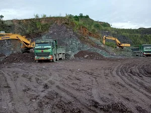 Crackdown on Illegal Soil Extraction and Transport in Luong Son, Hoa Binh - image 2