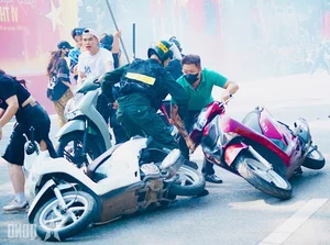 Spectacular Martial Arts and Parade by Hanoi Police Force - image 10