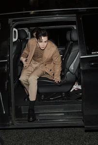 Vietnamese Actor Anh Tu Shines Solo as Fashion Icon at International Show - image 0