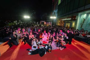 Star-Studded Red Carpet: Celebrities Gather to Celebrate Ly Hai's 'Lat Mat 8' Premiere - image 9
