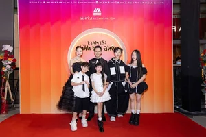 Star-Studded Red Carpet: Celebrities Gather to Celebrate Ly Hai's 'Lat Mat 8' Premiere - image 6