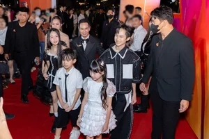 Star-Studded Red Carpet: Celebrities Gather to Celebrate Ly Hai's 'Lat Mat 8' Premiere - image 5