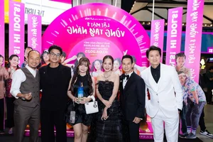 Star-Studded Red Carpet: Celebrities Gather to Celebrate Ly Hai's 'Lat Mat 8' Premiere - image 2