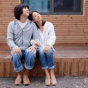 Lee Hyori Celebrates 10th Wedding Anniversary with Musician Husband Lee Sang Soon - image 5